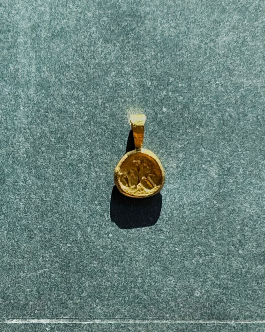 Piloncitos Coin Pendant (Medium)