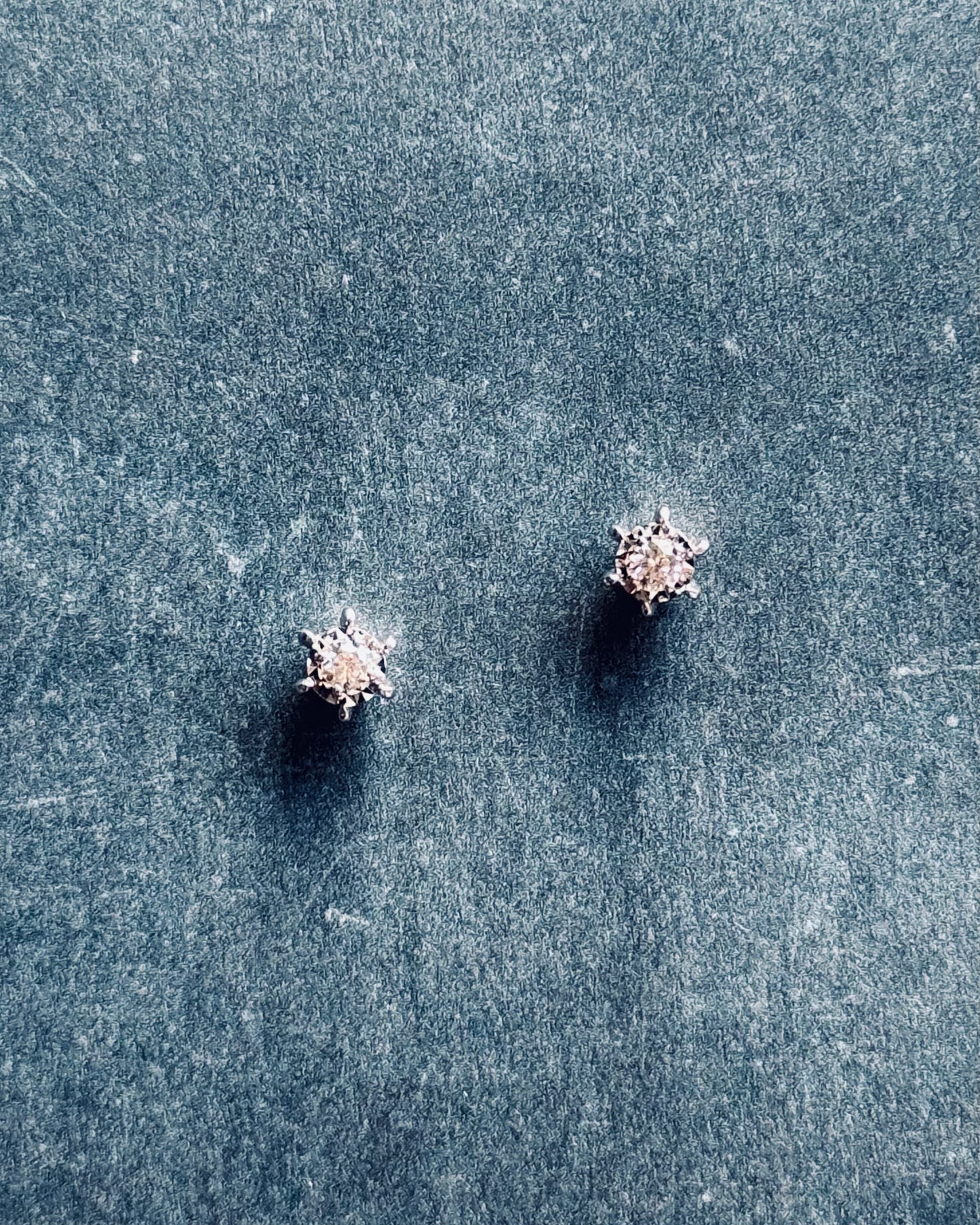 18K White Gold .20 Stud (Sale)