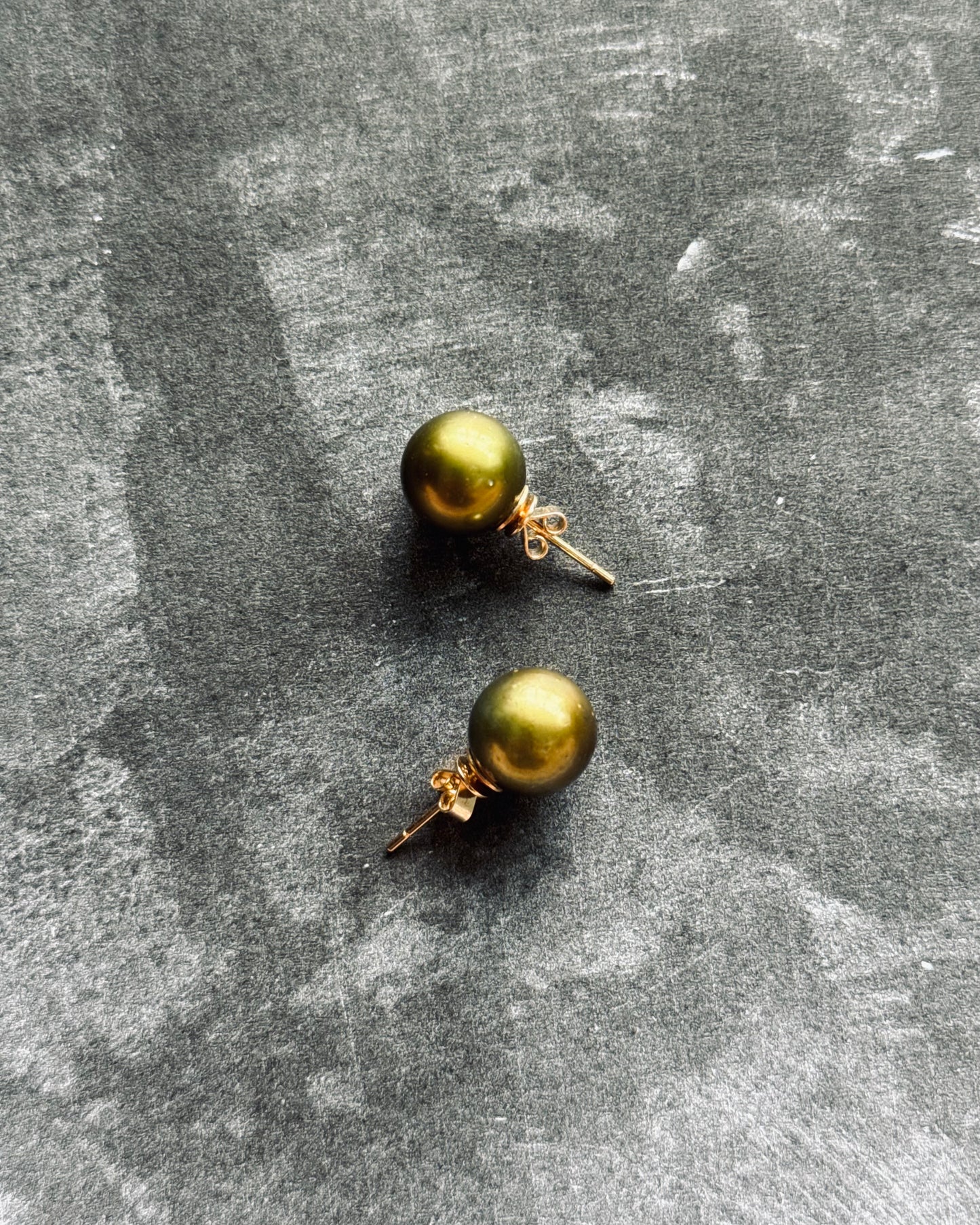 18K Yellow Gold Pistachio Pearl Earring (Sale)
