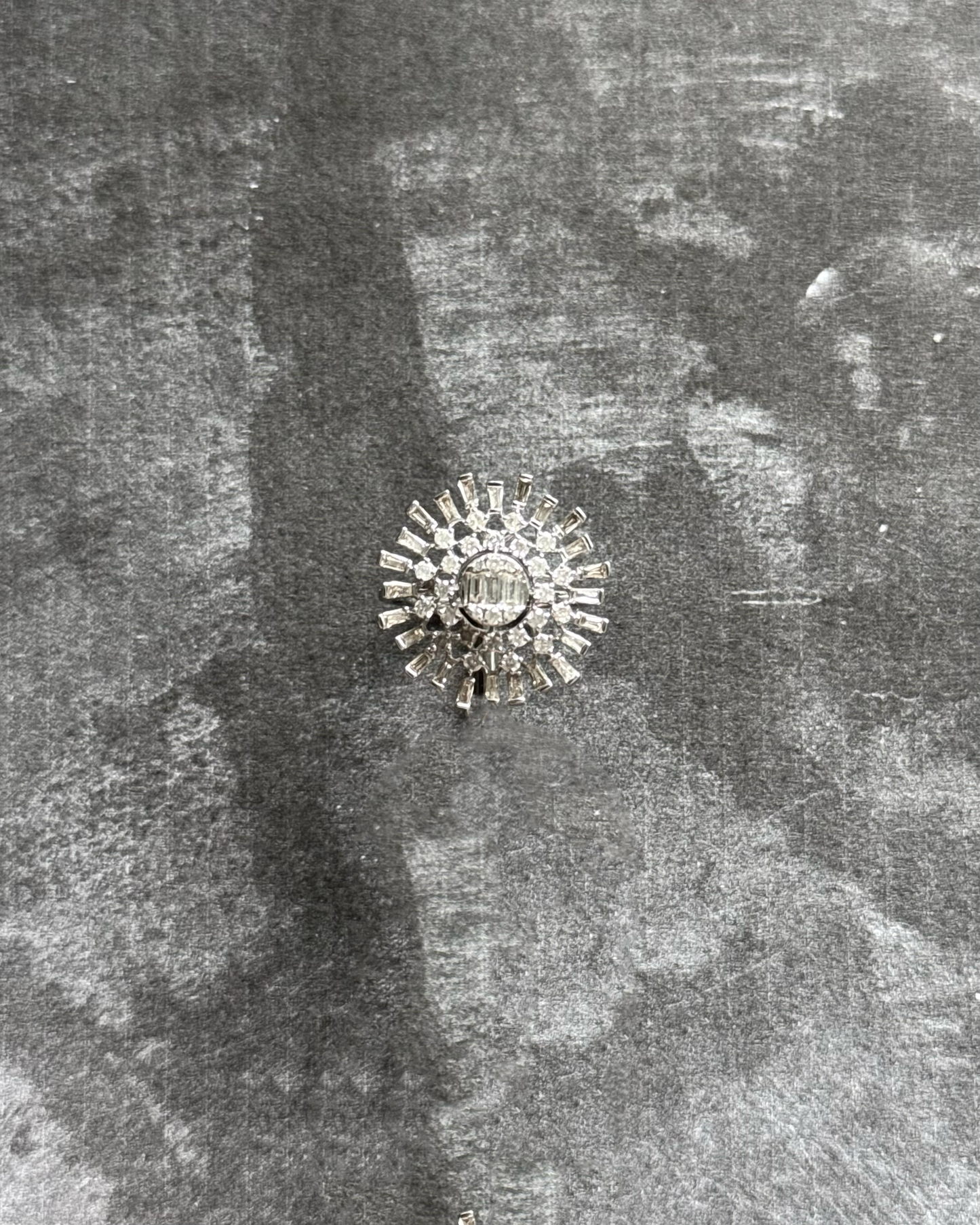 18K White Gold Sunburst Ring (Sale)