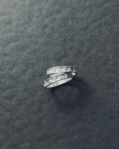 Delicate Band Ring