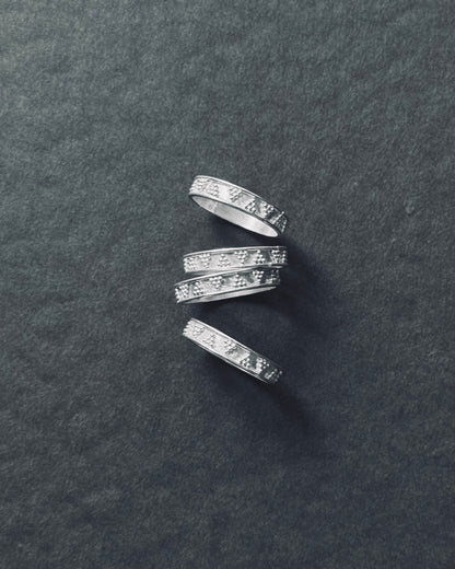 Delicate Band Ring