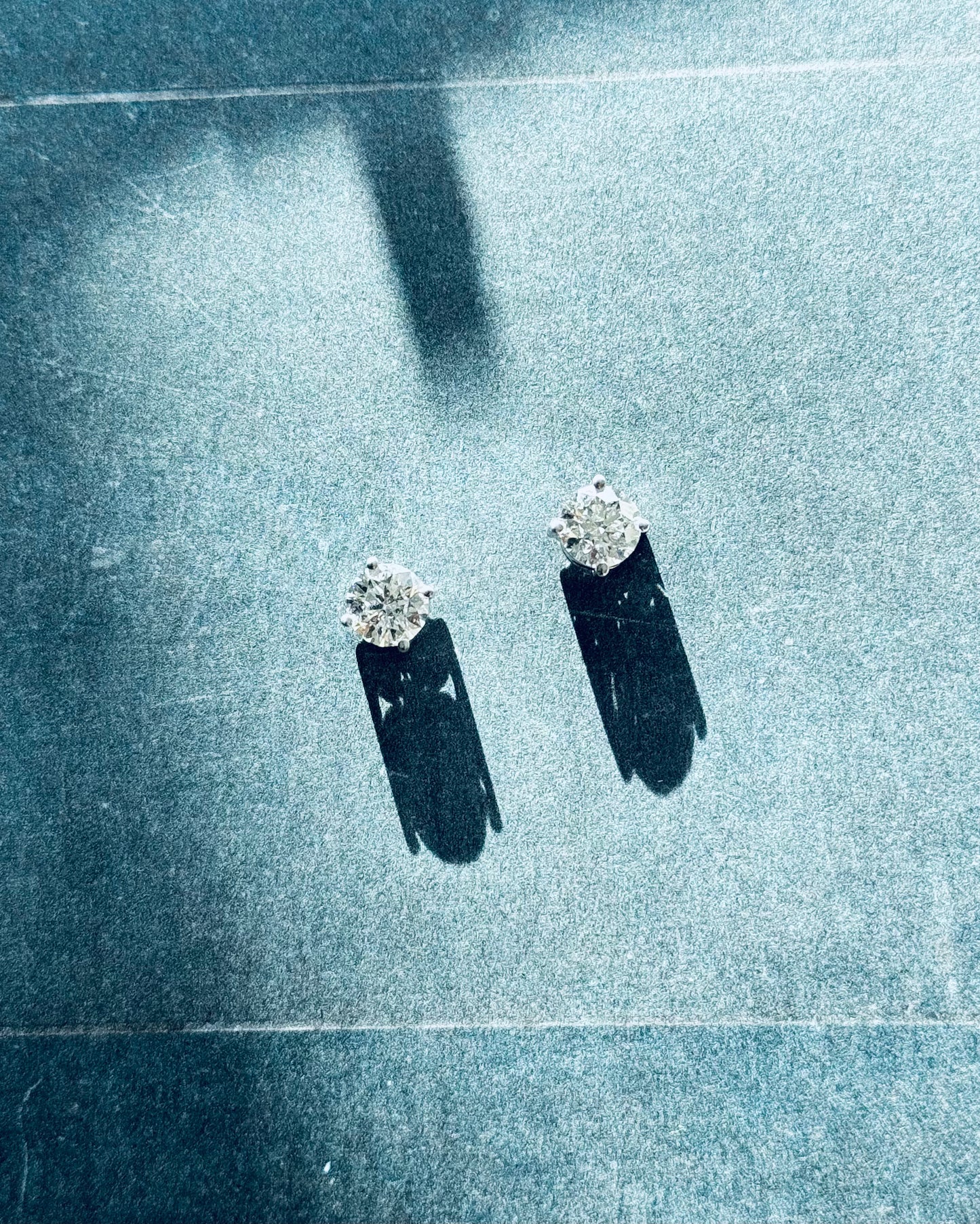 18K White Gold 1ct Stud (Sale)