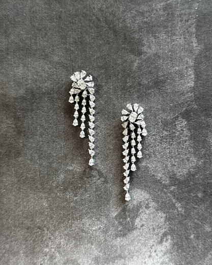 18K White Gold Natural Diamond Rivière Dangling (Sale)
