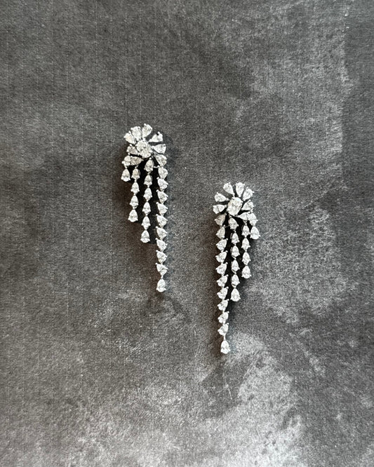 18K White Gold Natural Diamond Rivière Dangling (Sale)
